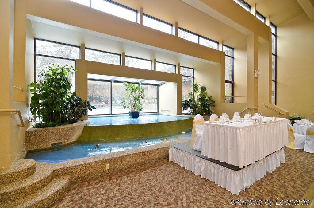 Clock Tower Resort And Conference Center - Rockford Restaurant bilde