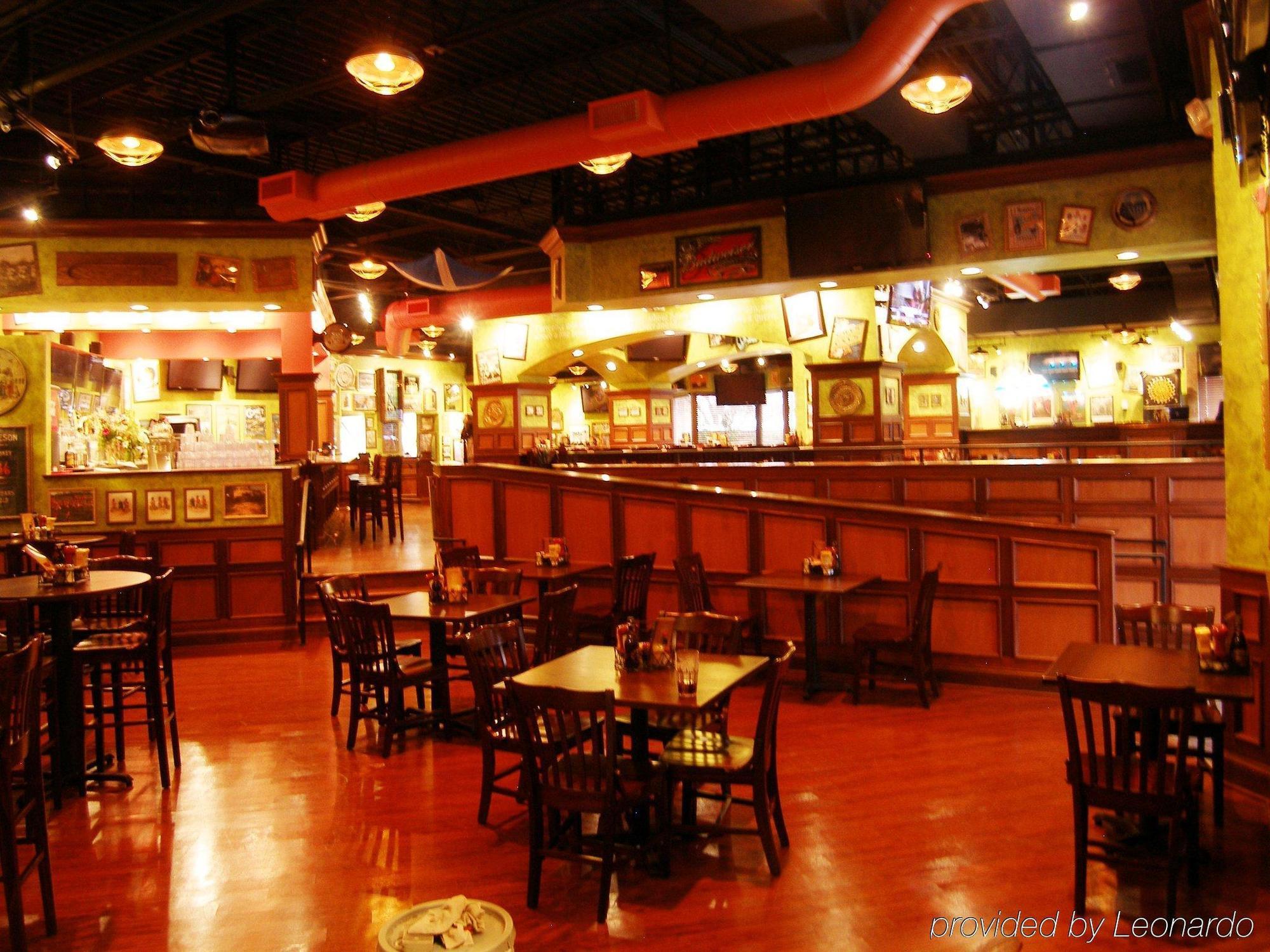 Clock Tower Resort And Conference Center - Rockford Restaurant bilde