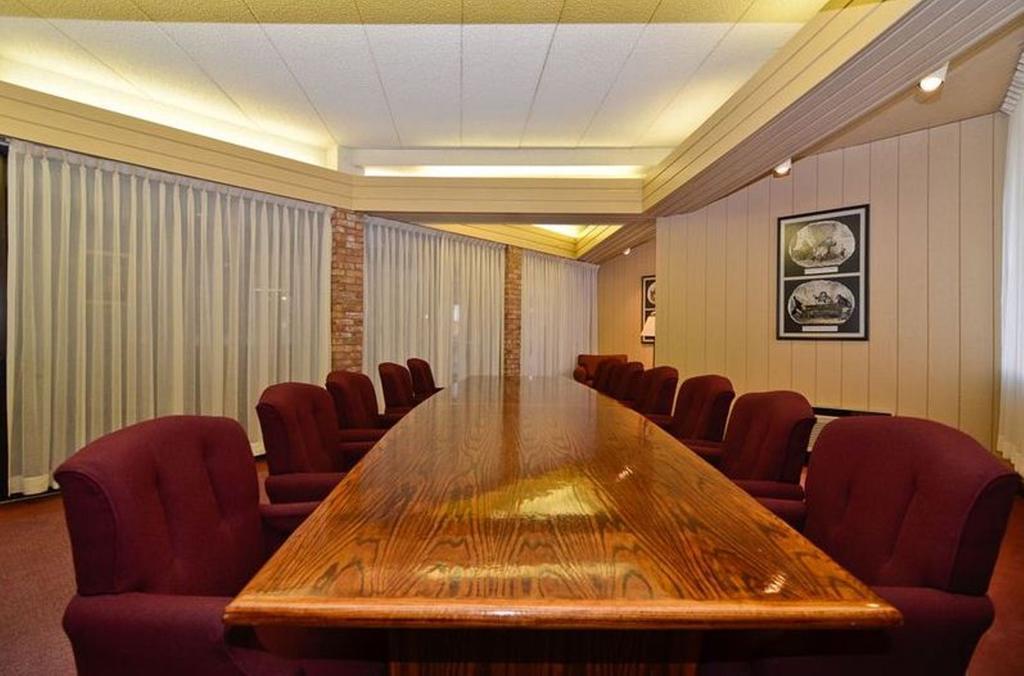 Clock Tower Resort And Conference Center - Rockford Business bilde